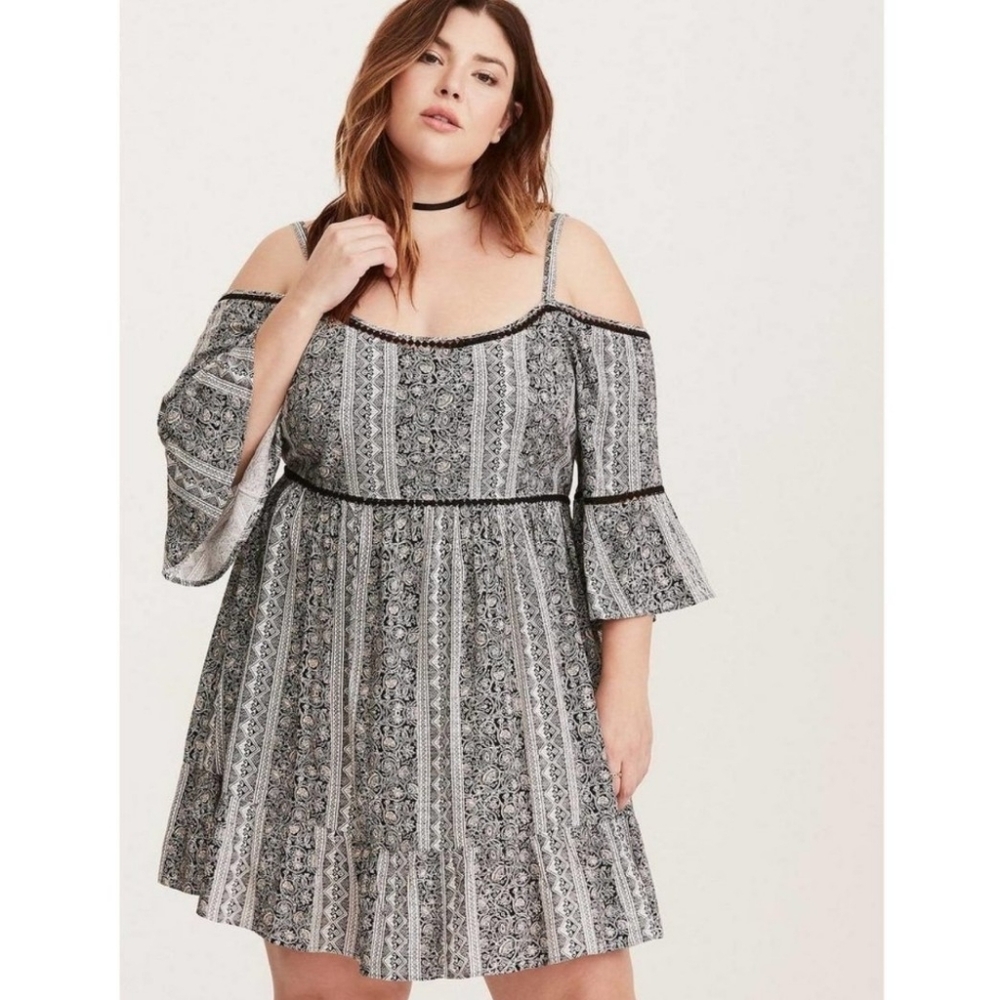 Torrid Mini Challis Off-Shoulder Dress Size 2